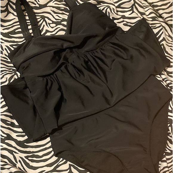NWT Ladies Size Small 2 piece black bathing suit - Picture 1 of 16